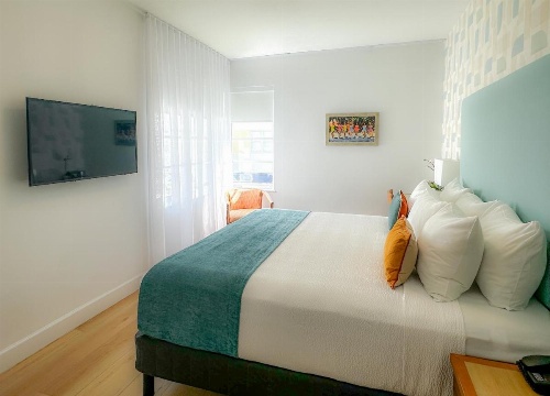 Avalon Hotel image 34