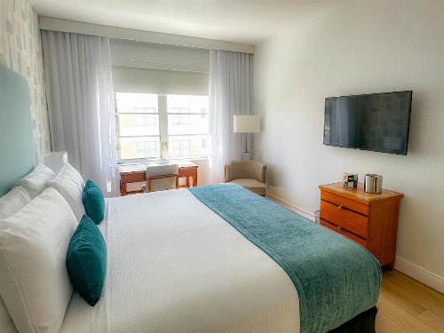 Avalon Hotel image 8